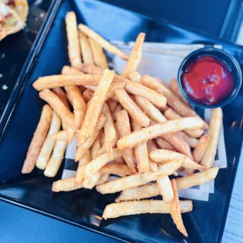 The Ridge Grill - Giant Basket of Fries - Pizza Near Me - Beaverton, Oregon