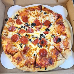 Green Valley Grocery - Delicious large pizza made to order
