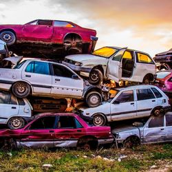 compramos-carro-para-yonke-rastro - Compramos tu vehiculo viejo y pagamos efectivo. LLama hoy y convierte esa chatarra en efectivo.