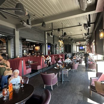 A PCH - lower dining room - Breakfast & Brunch Near Me - Long Beach, California