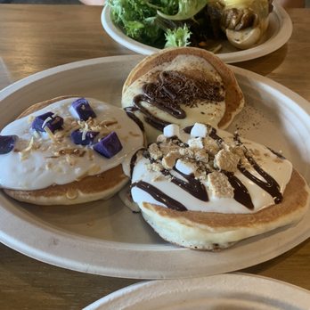 Egghead Cafe - Sampler pancakes - Coffee & Tea Near Me - Honolulu, Hawaii