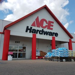 Grand Island Ace Hdwe & Garden Ctr - Front entry