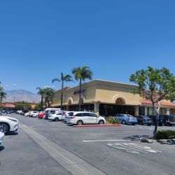 Elm Center Shopping Center - It was so hard to find parking especially in a car bigger than a van on Friday afternoon mother's day weekend!!!