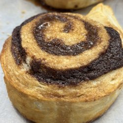 Stony Brook Acres - Cinnamon Rolls daily