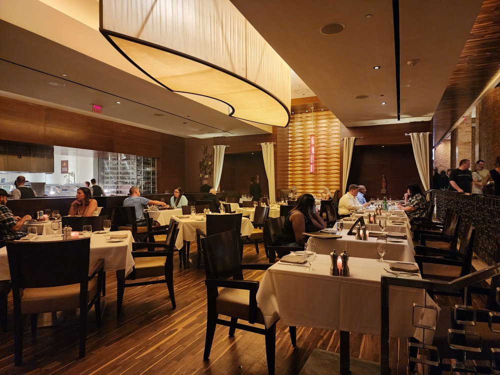 Council Oak Steaks & Seafood