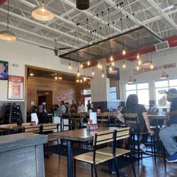 Slim Chickens - Dining area