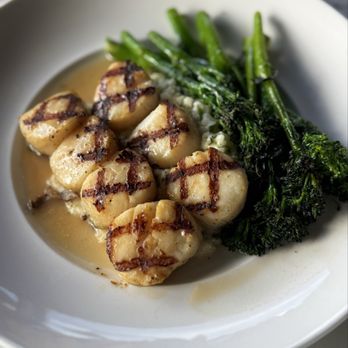 Seasons 52 - Caramelized Grilled Sea Scallops - New American Near Me - Palm Beach Gardens, Florida Seasons 52 - Caramelized Grilled Sea Scallops - New American Near Me - Palm Beach Gardens, Florida