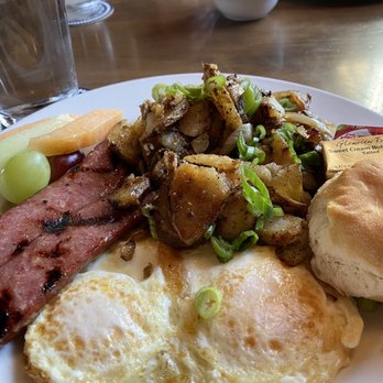 Great Dane Pub & Brewing Co - The North Star - Pubs Near Me - Madison, Wisconsin