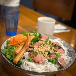 Summer Rolls - Temple City - Bun with nam and egg rolls