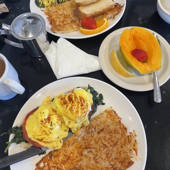 Sweet E's Cafe - Veggie Benedict * Spinach Feta Omelette * Papaya - Cafes Near Me - Honolulu, Hawaii Sweet E's Cafe - Veggie Benedict * Spinach Feta Omelette * Papaya - Cafes Near Me - Honolulu, Hawaii