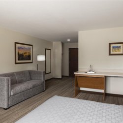 Crown Pointe Lodge, BW Signature Collection - ADA Queen Room (Wetbar)