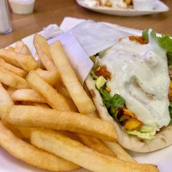 Mawadda Cafe - Chicken gyros combo