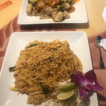Tida Thai - Pork Pad Thai Seafood Pad See Eaw - Thai Near Me - Virginia Beach, Virginia Tida Thai - Pork Pad Thai Seafood Pad See Eaw - Thai Near Me - Virginia Beach, Virginia