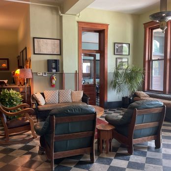 Hotel Frederick - Front entrance - Hotels Near Me - Boonville, Missouri