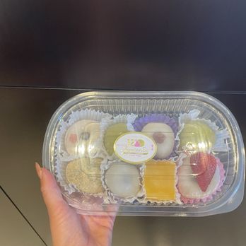 Fugetsu-Do - Selection of 8! - Candy Stores Near Me - Los Angeles, California