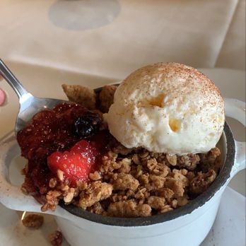 Old Vinings Inn - Warm Apple & Mixed Berry Cobbler - Southern Near Me - Atlanta, Georgia Old Vinings Inn - Warm Apple & Mixed Berry Cobbler - Southern Near Me - Atlanta, Georgia