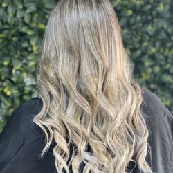 Peluquita Salon - Blonde Balayage