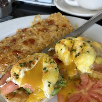 Bea Bea's - Coffee & Tea Near Me - Burbank, California