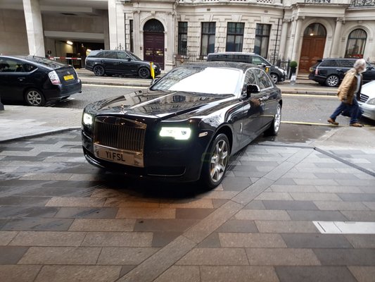 Four Seasons Hotel London at Park Lane by null
