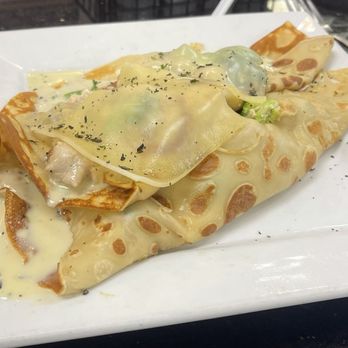 Mikey's Restaurant - Chicken and Broccoli crepes - Breakfast & Brunch Near Me - Newbury Park, California Mikey's Restaurant - Chicken and Broccoli crepes - Breakfast & Brunch Near Me - Newbury Park, California