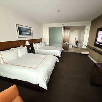 Hotel Arista - Double Queen Room - Hotels Near Me - Naperville, Illinois Hotel Arista - Double Queen Room - Hotels Near Me - Naperville, Illinois