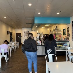 Em-Tea - View of the cafe from the front door