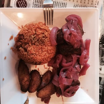 Senor Pan Cafe - Fullerton - Masitas de Puerco Fritas - Deep-fried pork chunks w/onions w/yellow rice, black beans, & plantains - Cuban Near Me - Chicago, Illinois