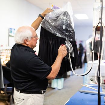 West Oak Cleaners - West Oak Cleaners (Clarkson) - Dry Cleaning Near Me - Chesterfield, Missouri West Oak Cleaners - West Oak Cleaners (Clarkson) - Dry Cleaning Near Me - Chesterfield, Missouri