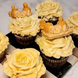 Chaqueta Cakes - Baby shower/ gender reveal cupcakes