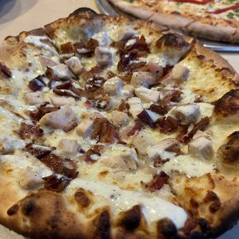 Vermont Tap House - Chicken bacon ranch pizza - Pizza Near Me - Rutland, Vermont Vermont Tap House - Chicken bacon ranch pizza - Pizza Near Me - Rutland, Vermont