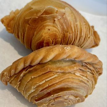 Thai Wok Kitchen - Chicken Curry Puff, flaky and yummy - Thai Near Me - Vancouver, Washington
