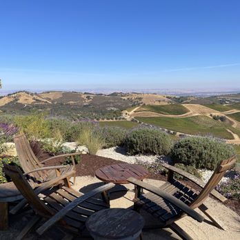 DAOU Vineyards - Spectacular view - Wineries Near Me - Paso Robles, California DAOU Vineyards - Spectacular view - Wineries Near Me - Paso Robles, California