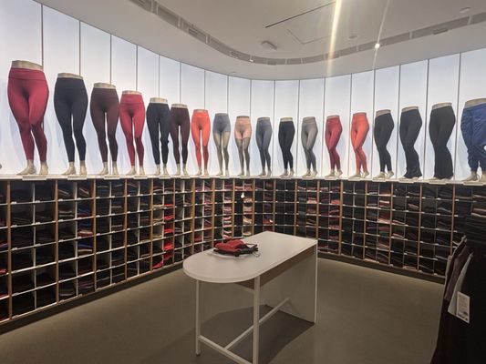 Lululemon by null