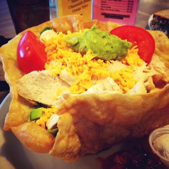 Nicely's - Big chunk of tomatoes and veggies with cold chicken in a taco shell. Disliked! - American Near Me - Lee Vining, California