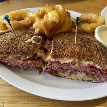 Rick's Roadside Cafe - Rockin' Reuben Sandwich - Breakfast & Brunch Near Me - Pinon Hills, California