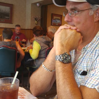 Hi-Lo Cafe - Richard Korzep from Orange County finished a Mountain Burger with Double the Meat. - American Near Me - Weed, California