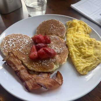 Mama's Egg House - Kids platter - Breakfast & Brunch Near Me - Idyllwild, California Mama's Egg House - Kids platter - Breakfast & Brunch Near Me - Idyllwild, California
