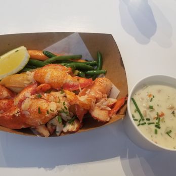 Hook & Anchor - Lobster roll with grilled veggies and cup of clam chowder - Seafood Near Me - Costa Mesa, California Hook & Anchor - Lobster roll with grilled veggies and cup of clam chowder - Seafood Near Me - Costa Mesa, California