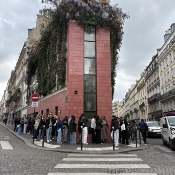 Pink Mamma - Line outside the restaurant before opening. Good thing i made reservation. - Steakhouses Near Me - Paris, 75 Pink Mamma - Line outside the restaurant before opening. Good thing i made reservation. - Steakhouses Near Me - Paris, 75