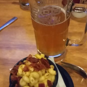 Twin Peaks - Mac and cheese with bacon - Sports Bars Near Me - Phoenix, Arizona Twin Peaks - Mac and cheese with bacon - Sports Bars Near Me - Phoenix, Arizona
