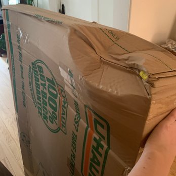 Nationwide Movers - Carefully packed box with smashed edge - Movers Near Me - Pembroke Park, Florida Nationwide Movers - Carefully packed box with smashed edge - Movers Near Me - Pembroke Park, Florida