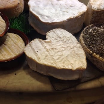 La Cloche à Fromage - Heart cheese - Fondue Near Me - Strasbourg, 67 La Cloche à Fromage - Heart cheese - Fondue Near Me - Strasbourg, 67