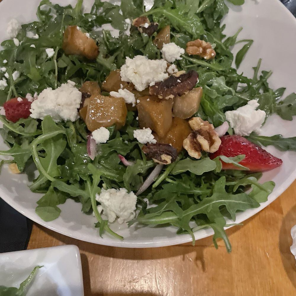 Estella - Roasted Pear & Goat Cheese Salad - American Near Me - Boston, Massachusetts