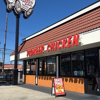Pioneer Chicken - Entrance was very clean - Fast Food Near Me - Los Angeles, California Pioneer Chicken - Entrance was very clean - Fast Food Near Me - Los Angeles, California