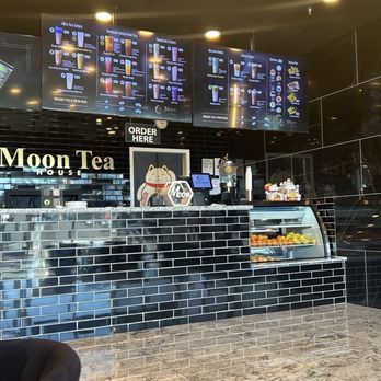 Moon Tea House - Main desk, monitors with menu, food - Coffee & Tea Near Me - Roseville, California