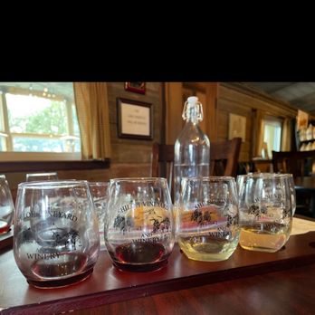 Shiloh Vineyard & Winery - Wine flight - Wineries Near Me - WaKeeney, Kansas Shiloh Vineyard & Winery - Wine flight - Wineries Near Me - WaKeeney, Kansas