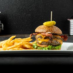 AmeriBrunch Cafe - Angus Burger - AmeriBrunch Cafe