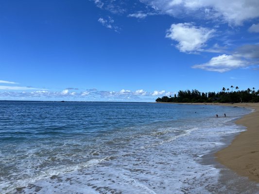 Tunnels Beach by null
