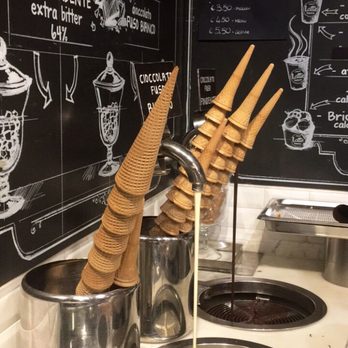 Come Il Latte - White chocolate and chocolate - Gelato Near Me - Rome, RM