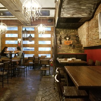 Mama Fina's - Inside - Filipino Near Me - New York, New York
